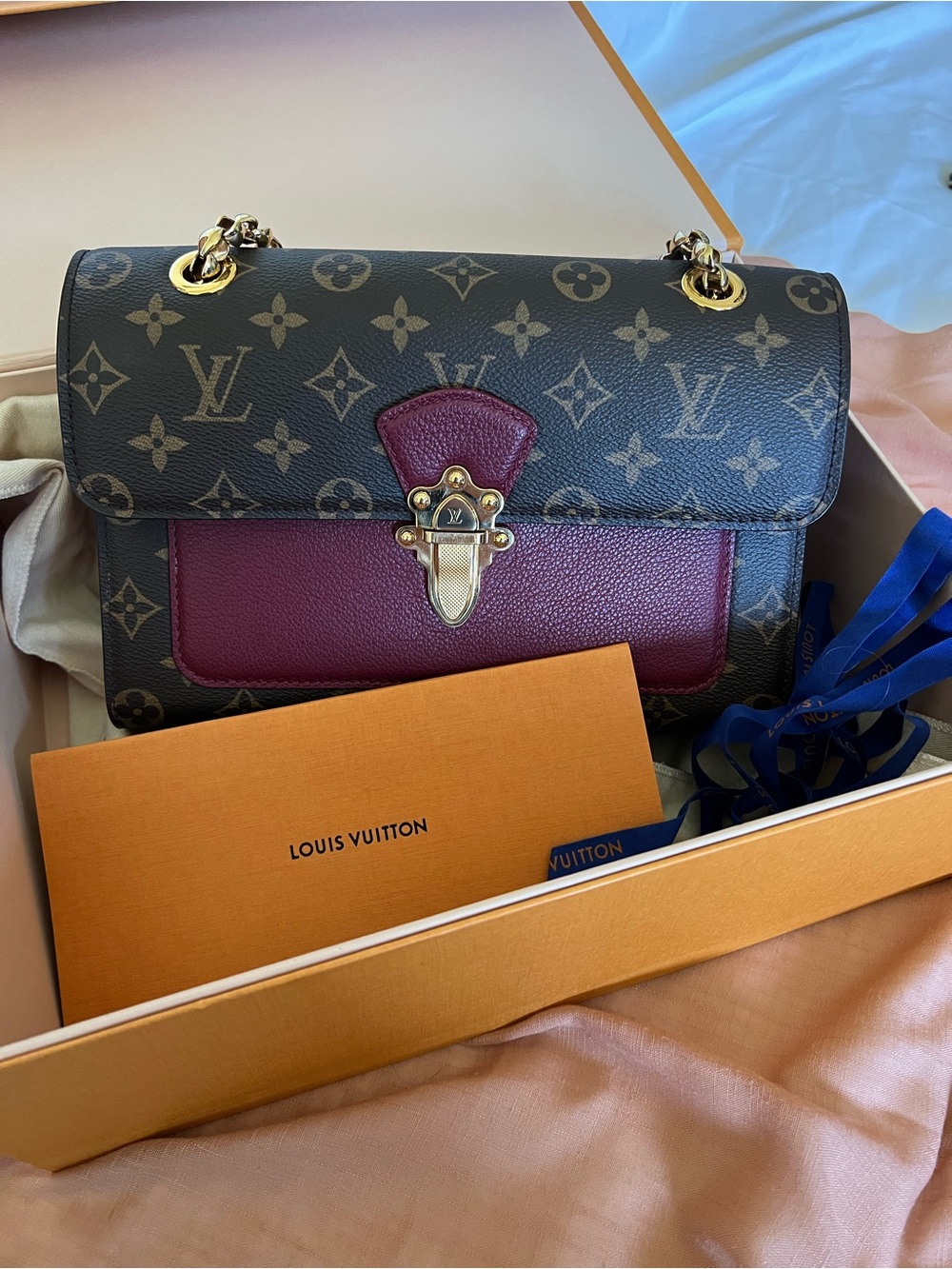 Louis Vuitton Monogram Shoulder Bag in Brown and Burgundy with Gold Hardware - Picture 3 of 13